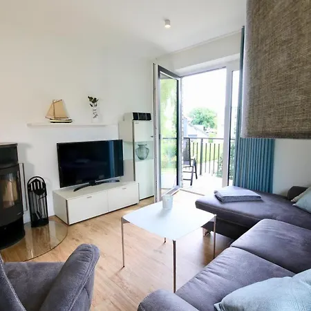 Kapitaenshaus 4 *